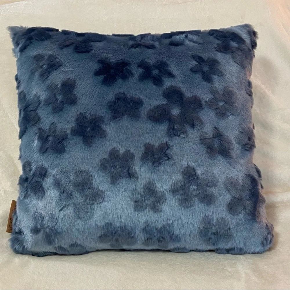 KOOLABURRA by UGG / Set of 2 Fleur Faux Fur Throw Pillow Floral